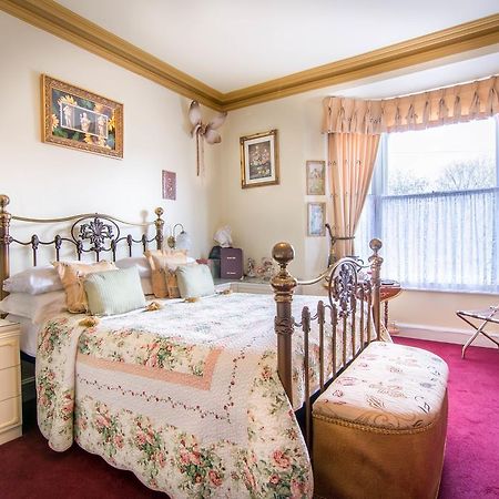 Creston Villa Guest House Линкълн Екстериор снимка
