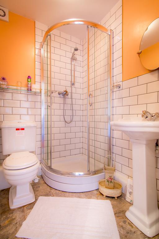 Creston Villa Guest House Линкълн Екстериор снимка